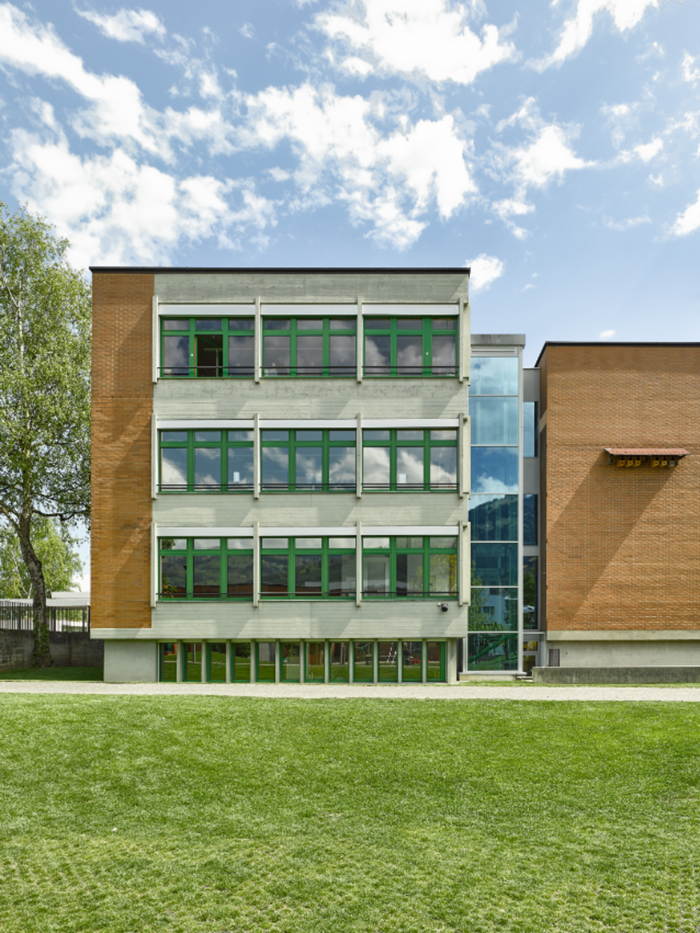 Teilansicht Schulhaus Hanfland 