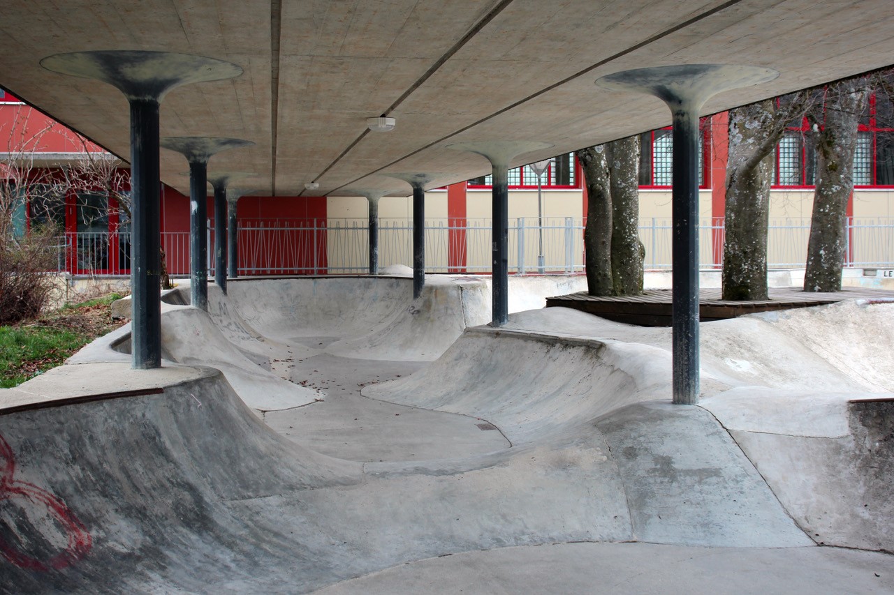 Le skate-park sous sa marquise