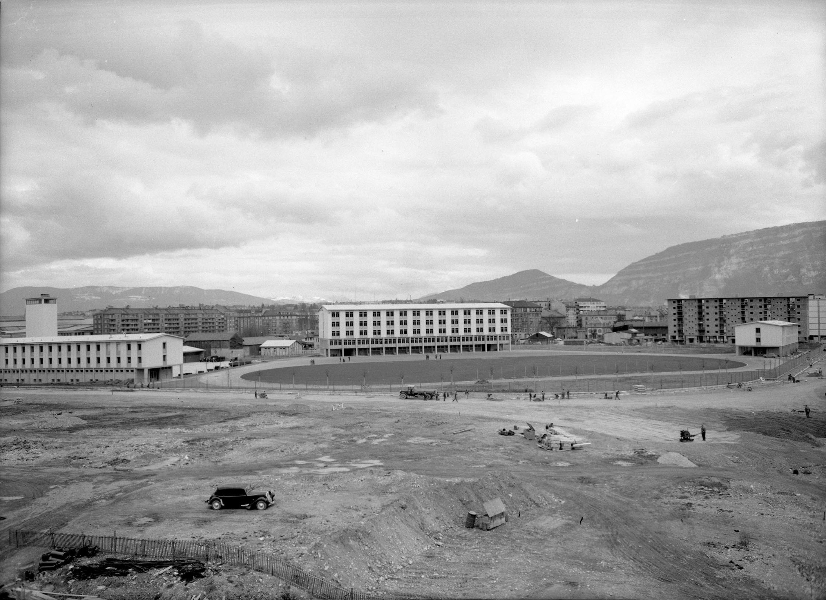 La caserne des Vernets à Genève au moment de sa construction