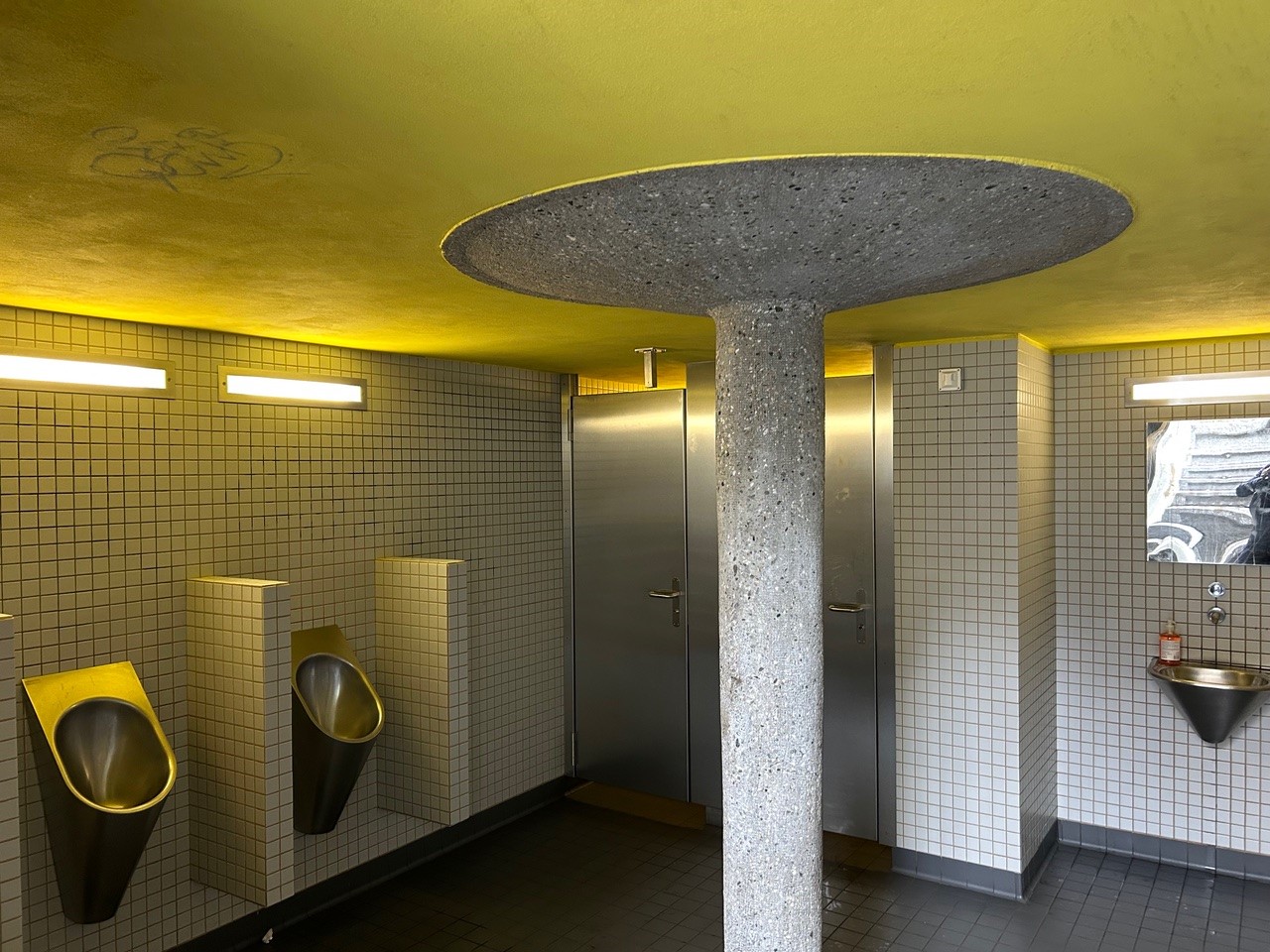 toilettes publiques de la place du Molard