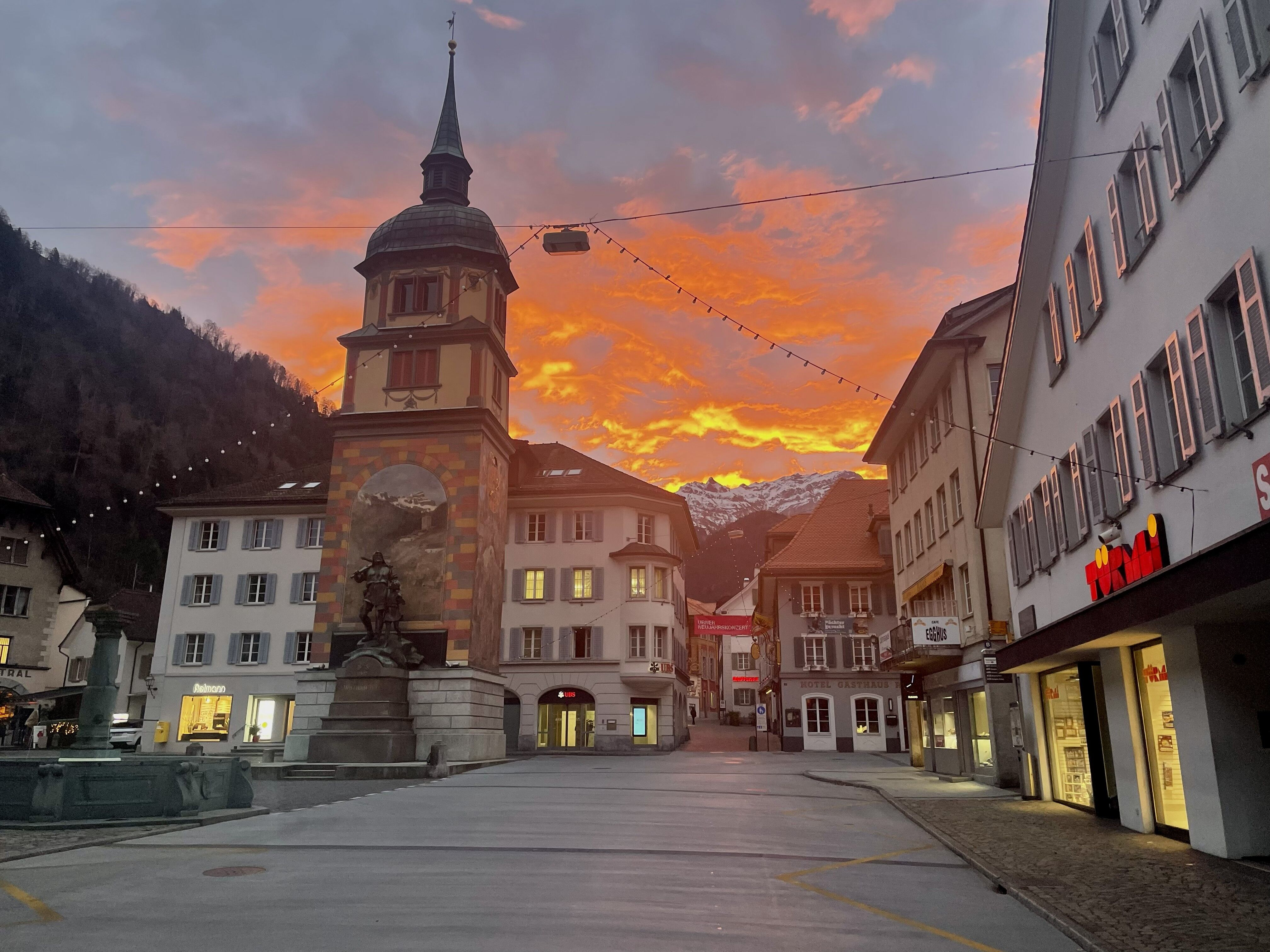 Altdorf, Telldenkmal; Ortsbild