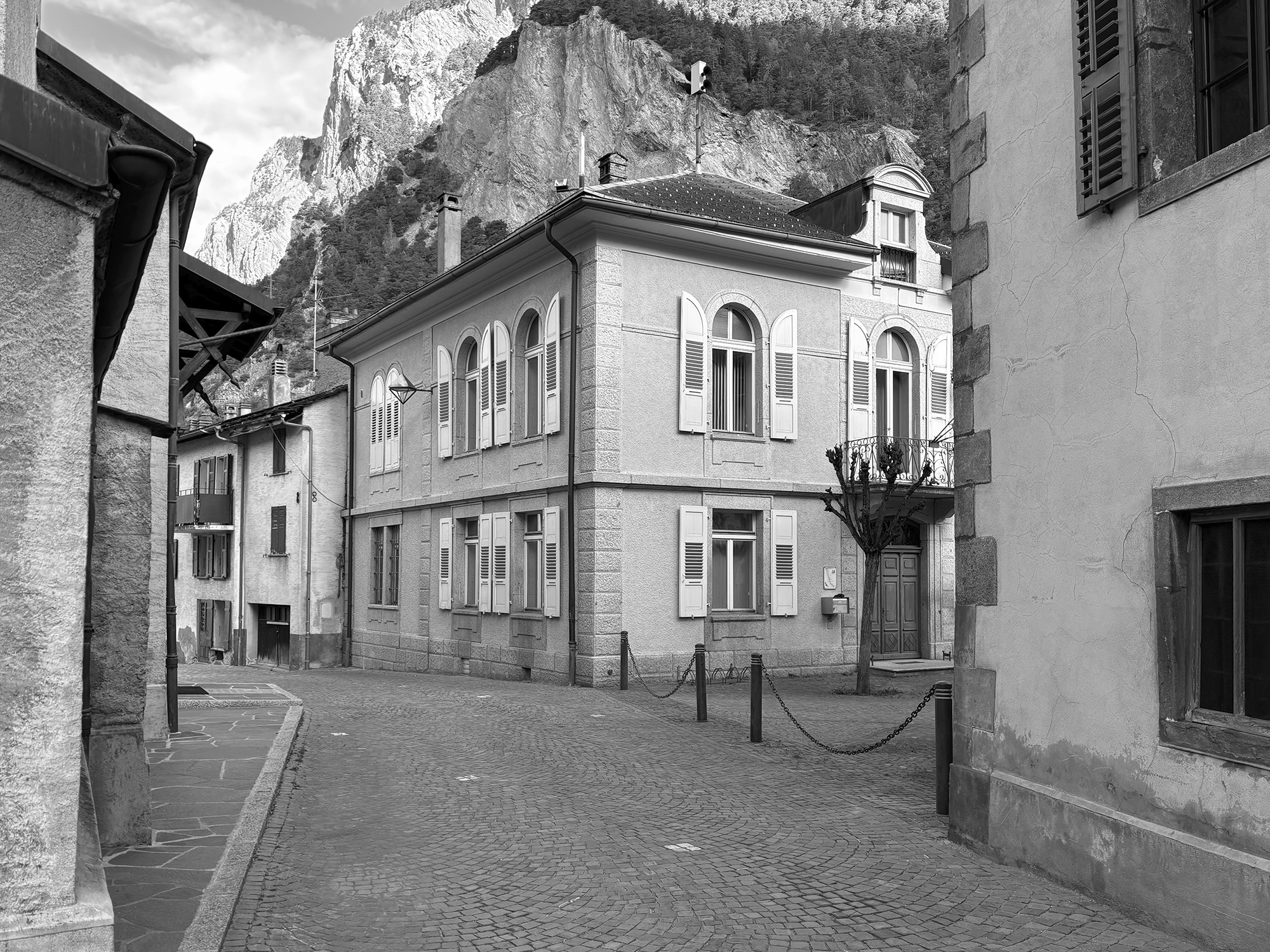 Maison de Commune, façade est