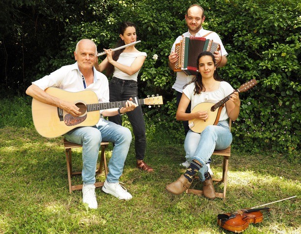 Le groupe de musique Revira
