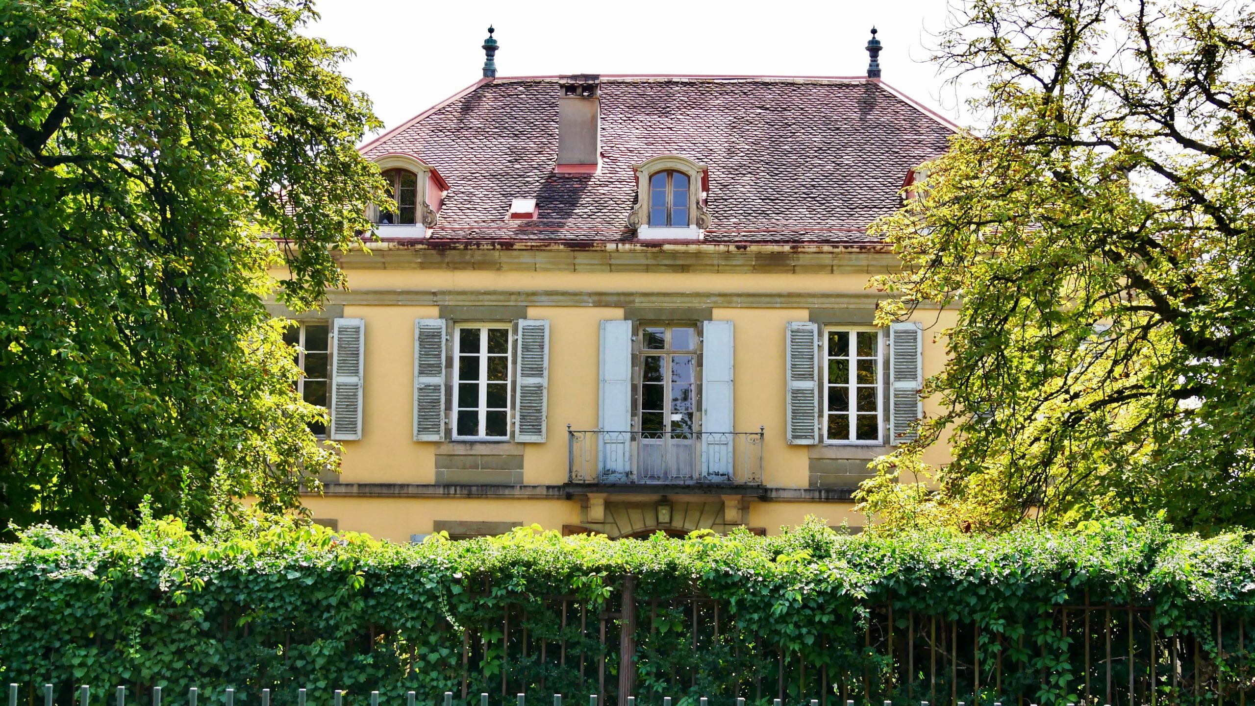 Vue de la maison de maître du domaine du Saugy à Genthod
